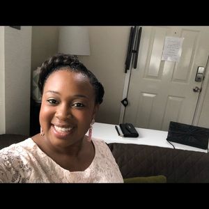 Meet your Posher, Monica